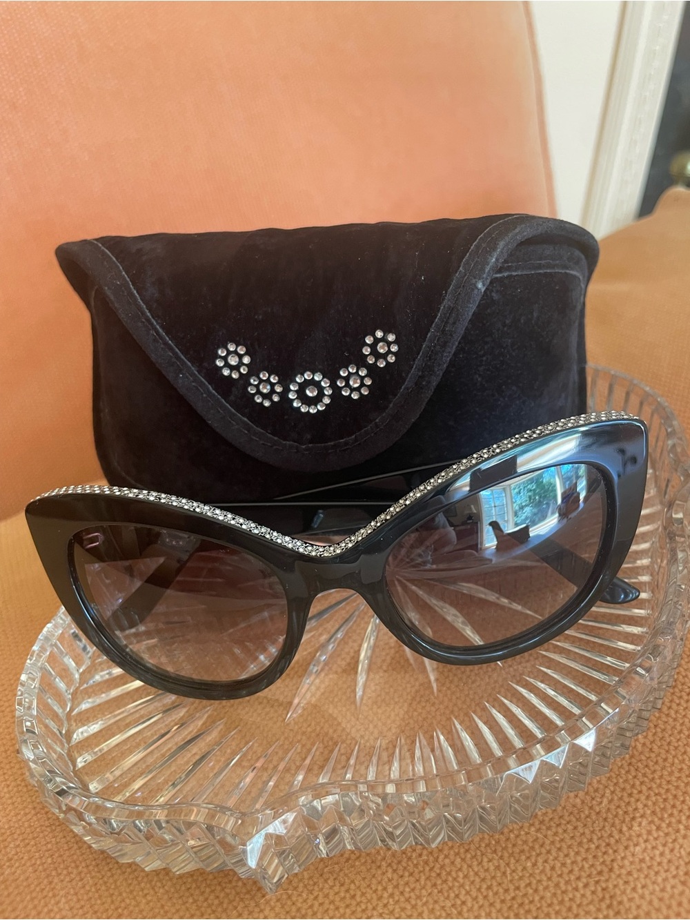 Sospiri Cat Eye sunglasses with Case